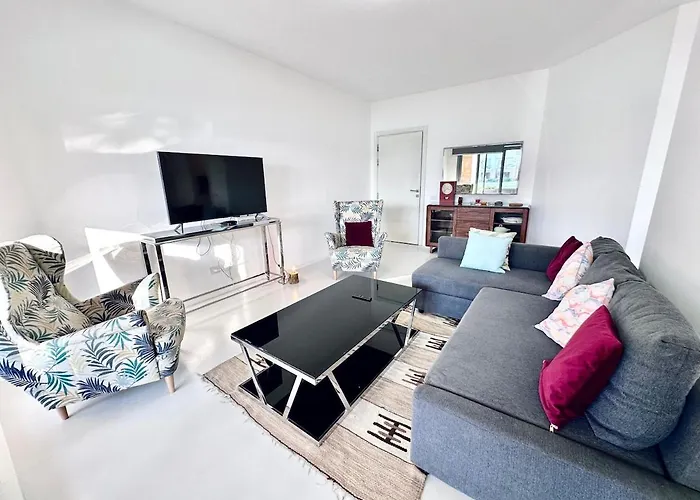 Comfortable 3br In Swan I El Gouna Ground Floor, Garden, Terrace & Lagoon Access Apartment *