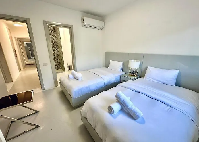Comfortable 3br In Swan I El Gouna Ground Floor, Garden, Terrace & Lagoon Access Apartment *