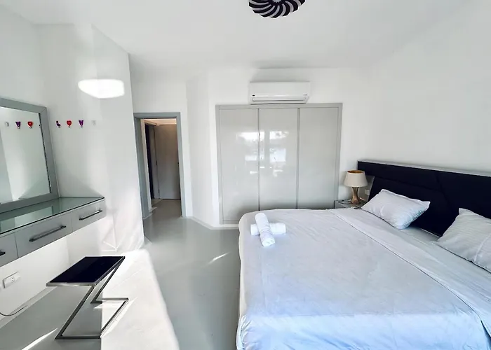 Comfortable 3br In Swan I El Gouna Ground Floor, Garden, Terrace & Lagoon Access * Hurghada